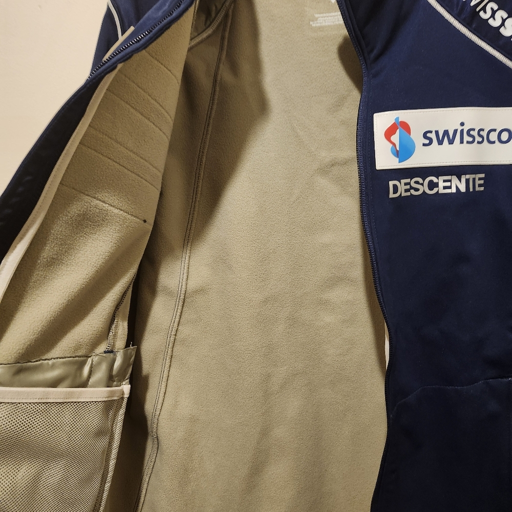 Descente Ski Jacket. Size Small - image 5